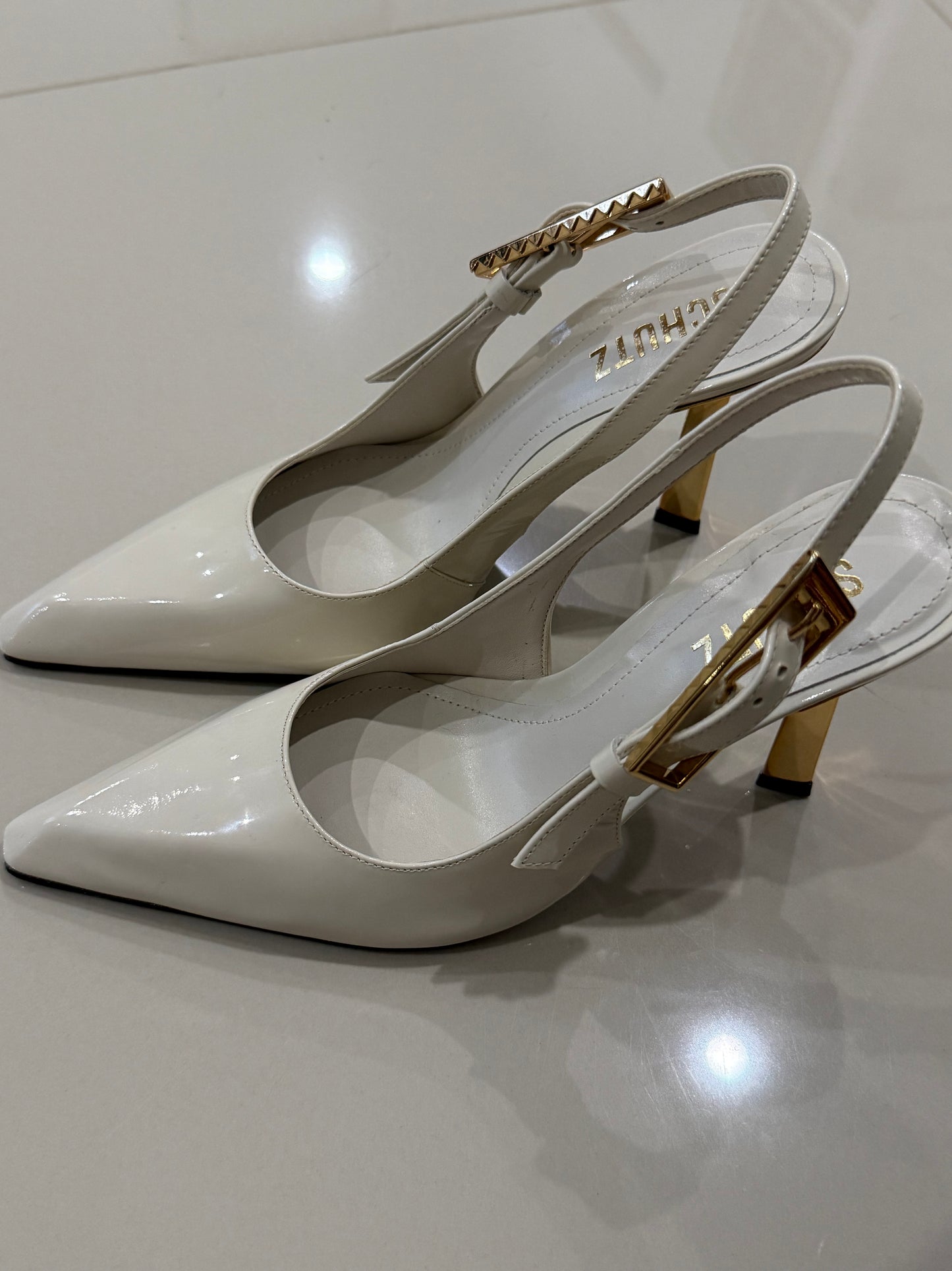 schutz beige