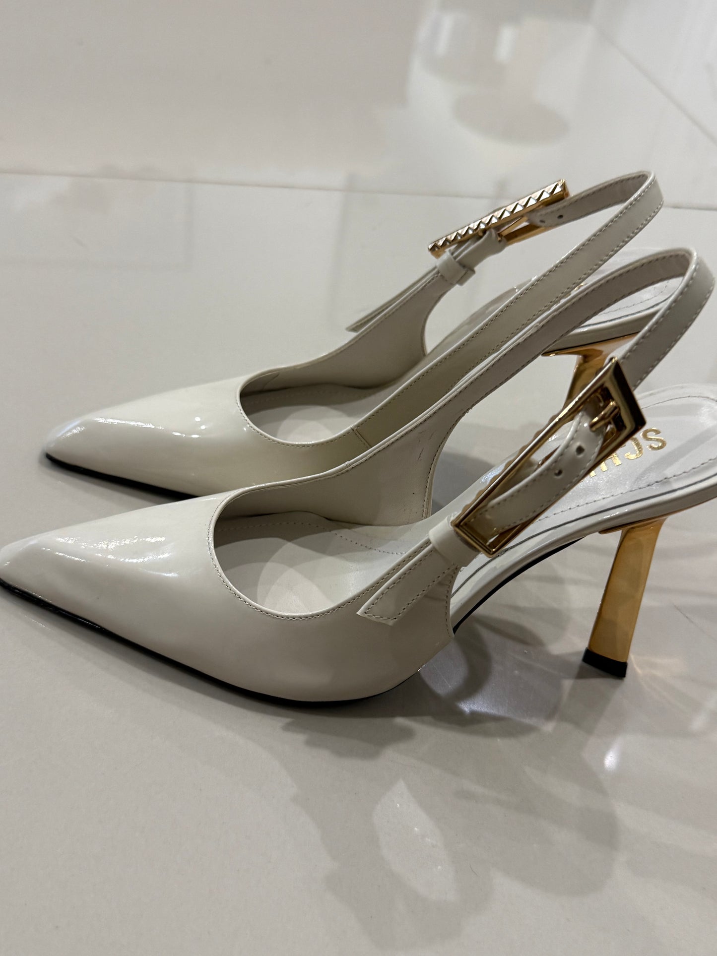 schutz beige