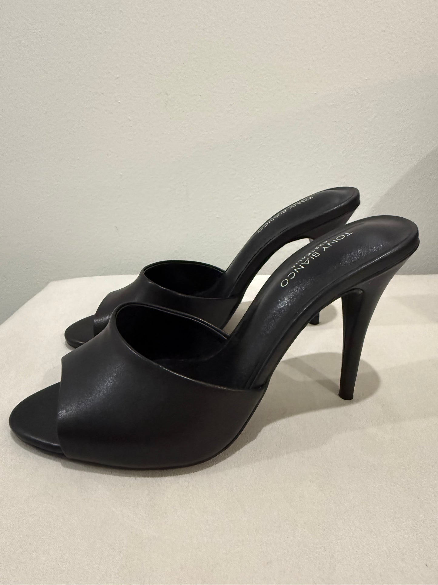 tony bianco shoes black